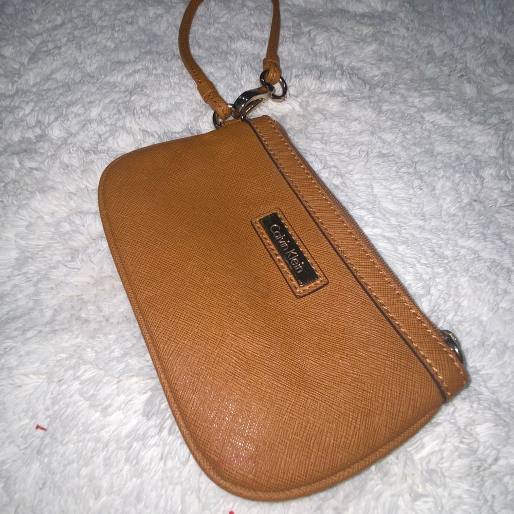 Calvin Klein - wristlet wallet